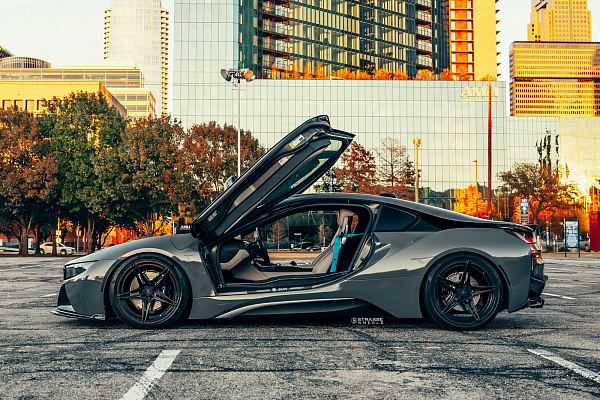 Фото дисков Strasse Wheels SV2 Deep Concave Duoblock Черный сатин на BMW i8