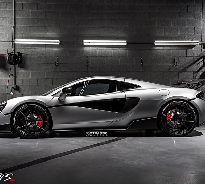 Фото дисков Strasse Wheels SM5R Deep Concave Monoblock на McLaren 570S
