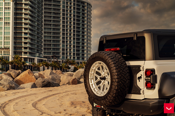 Фото дисков Vossen HFX-1 (6-Lug) Серебро на Ford Bronco
