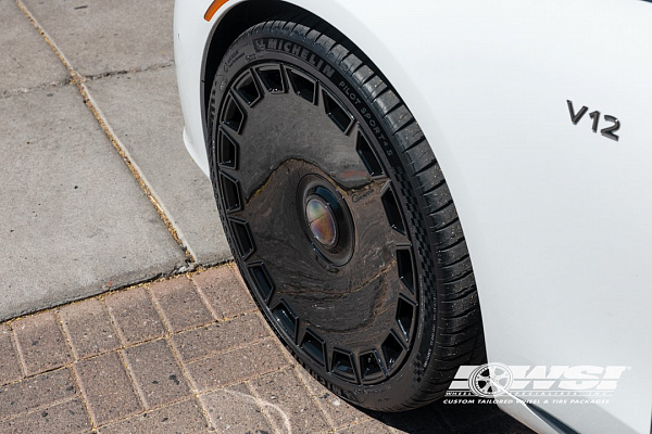 Фото дисков Giovanna Dicotto Черный глянец на Mercedes-Benz S-Class (W223)