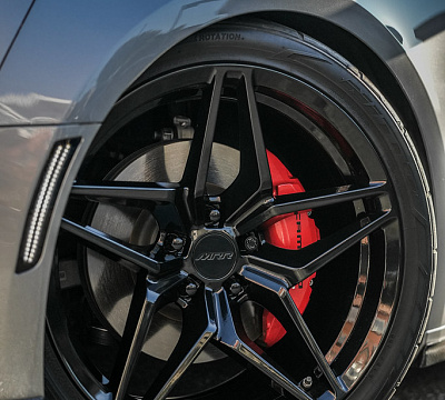 Фото дисков MRR M755 на Chevrolet Camaro VI