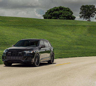 Фото дисков Vossen HF-8 на Audi Q7 (4M)