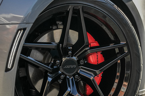 Фото дисков MRR M755 Черный глянец на Chevrolet Camaro VI