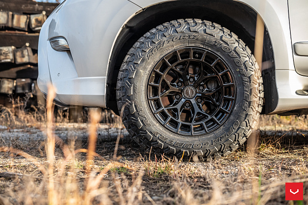 Фото дисков Vossen HFX-1 (6-Lug) Черный глянец на Lexus GX II