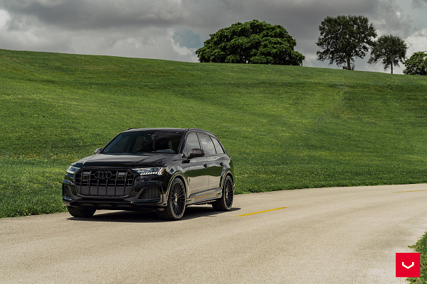 Фото дисков Vossen HF-8 Черный глянец на Audi Q7 (4M)
