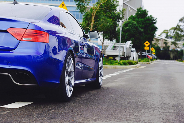 Фото дисков HRE FF01 Серебро на Audi A/S/RS 5 (8T)