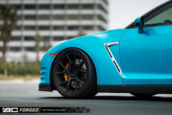 Фото дисков BC Forged RZ05 Черный матовый на Nissan GT-R