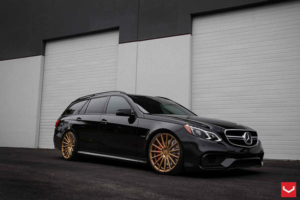 Фото дисков Vossen VFS-2 Сатиновое темное золото на Mercedes-Benz E-Class (W212, S212, C207)