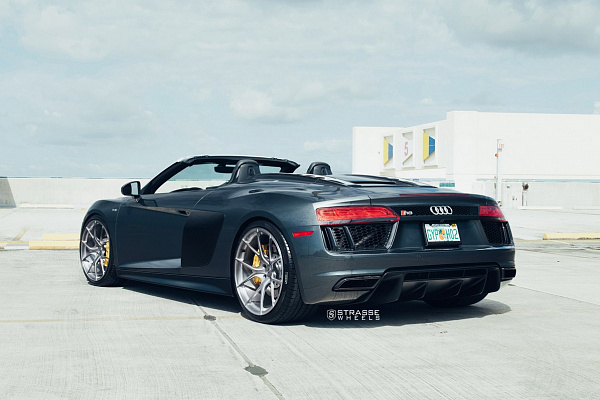 Фото дисков Strasse Wheels SM5R Deep Concave Monoblock Сатиновый темный лак на Audi R8 (4S)