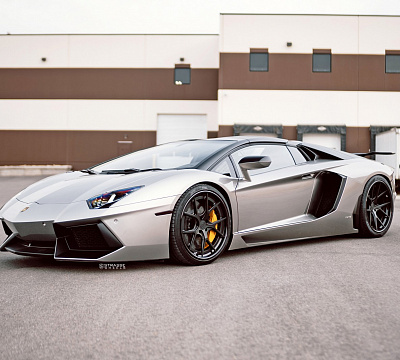Фото дисков Strasse Wheels SM5R Deep Concave FS на Lamborghini Aventador