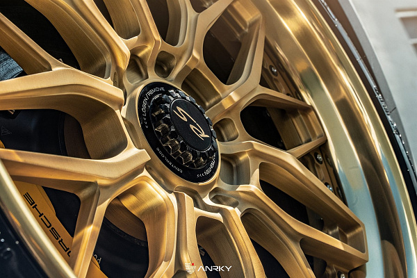 Фото дисков Anrky RS1 Сатиновое золото на Porsche 911 VII
