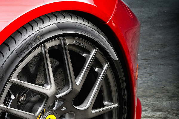 Фото дисков Strasse Wheels SM7T Deep Concave Monoblock Сатиновый тонированный лак на Ferrari F12