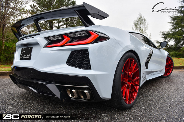 Фото дисков BC Forged EH184 Красный глянец на Chevrolet Corvette C8