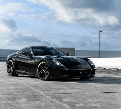 Фото дисков Strasse Wheels SV2 Deep Concave Duoblock на Ferrari 599
