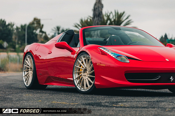 Фото дисков BC Forged HCA215 Глянцевая шампань на Ferrari 458