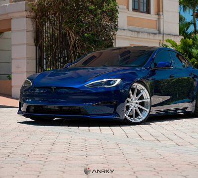 Фото дисков Anrky AN28 на Tesla Model S