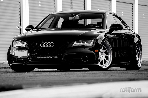 Фото дисков Rotiform OZT Серебро на Audi A/RS 7 (4G)