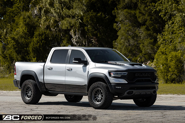Фото дисков BC Forged TD01 Матовый графит на Ram 1500 V