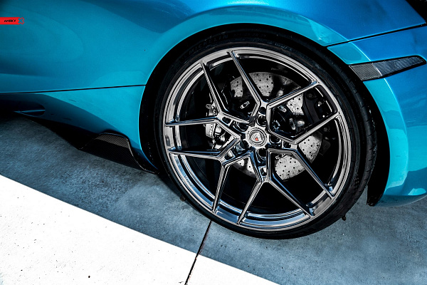 Фото дисков Anrky S1-X4 Глянцевый темный лак на McLaren 720S