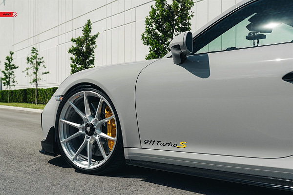 Фото дисков Anrky AN12 Глянцевый лак на Porsche 911 VII