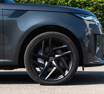 Фото дисков Kahn Type 52 RS на Range Rover Sport III