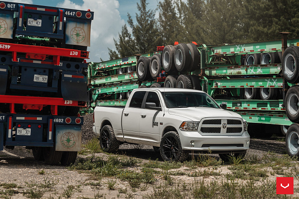 Фото дисков Vossen HF-7 Черный глянец на Ram 1500 IV