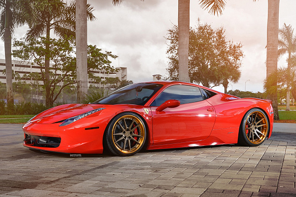 Фото дисков Strasse Wheels SV1 Deep Concave FS Другой цвет на Ferrari 458