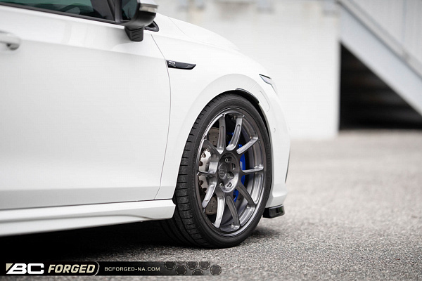 Фото дисков BC Forged KZ15 Глянцевый темный лак на Volkswagen Golf VIII