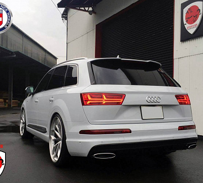 Фото дисков HRE S201 на Audi Q7 (4M)