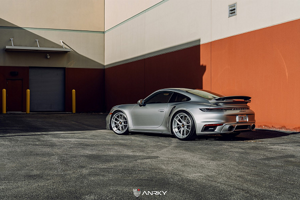 Фото дисков Anrky XR-201 Глянцевый лак на Porsche 911 VIII