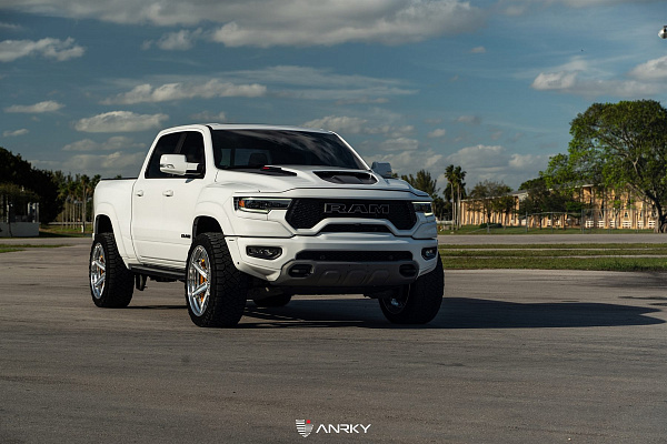 Фото дисков Anrky AN36-S Полированный лак на Ram 1500 V