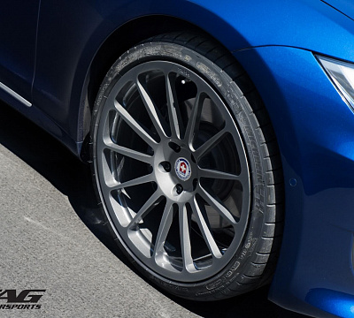 Фото дисков HRE 303M на Tesla Model S