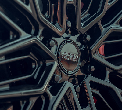 Фото дисков Vossen HF6-5 на Cadillac Escalade V