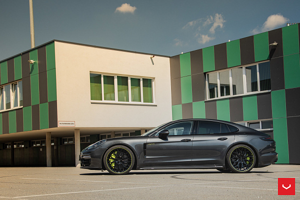 Фото дисков Vossen HF-2 Черный глянец на Porsche Panamera II