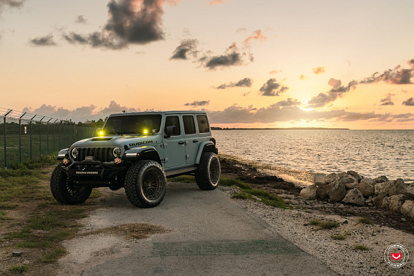 Фото дисков Vossen LCX-03 Сатиновая бронза на Jeep Wrangler IV (JL)
