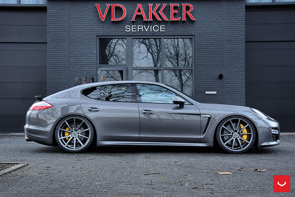 Фото дисков Vossen VFS-1 Сатиновый графит на Porsche Panamera I