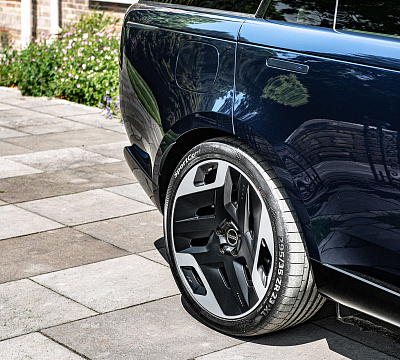 Фото дисков Kahn Type 33 RS на Range Rover V