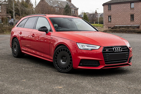 Фото дисков Bola B12 Черный матовый на Audi A/S/RS 4 (B8)