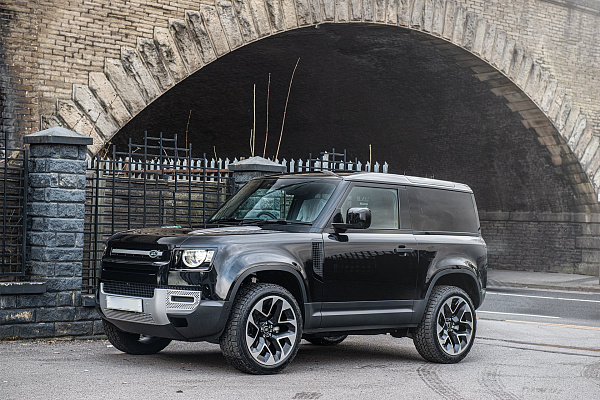 Фото дисков Kahn Type 60 RS2 Алмазная проточка на Land Rover Defender II