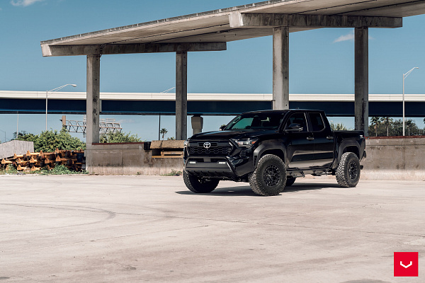 Фото дисков Vossen HFX-1 (6-Lug) Черный сатин на  Toyota Tacoma IV