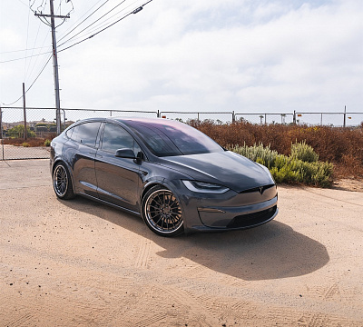 Фото дисков Anrky AN39 на Tesla Model X