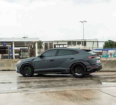Фото дисков 1886 Wheels S009 на Lamborghini Urus