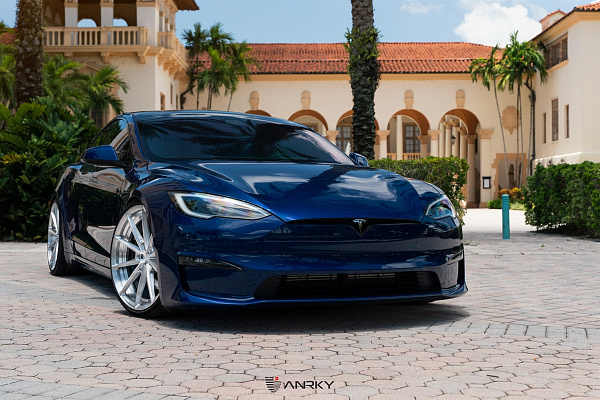 Фото дисков Anrky AN28 Глянцевый лак на Tesla Model S