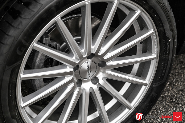 Фото дисков Vossen VFS-2 Серебро на Volkswagen Atlas