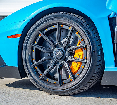 Фото дисков Strasse Wheels SV5-RS Performance на Lamborghini Aventador