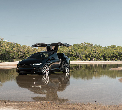 Фото дисков Vossen HF-5 на Tesla Model X