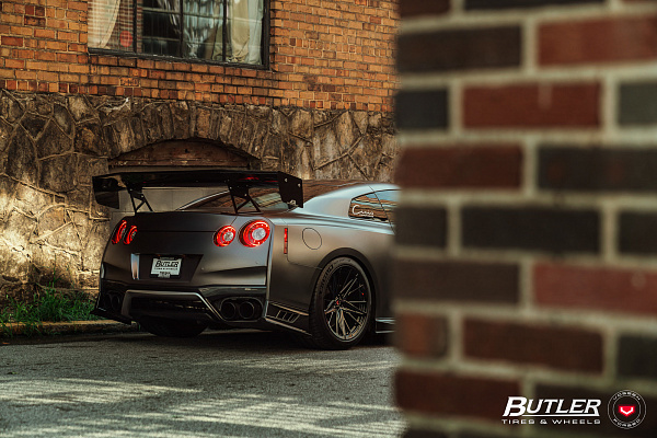 Фото дисков Vossen M-X6 Черный глянец на Nissan GT-R