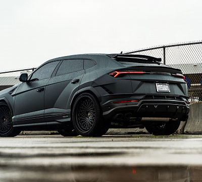 Фото дисков 1886 Wheels S009 на Lamborghini Urus