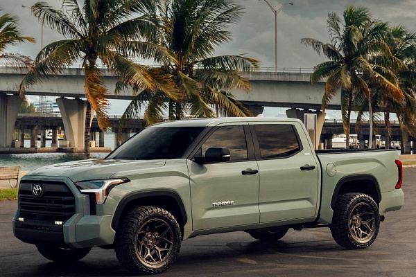 Фото дисков 4PLAY 4P83 Сатиновая темная медь на Toyota Tundra III