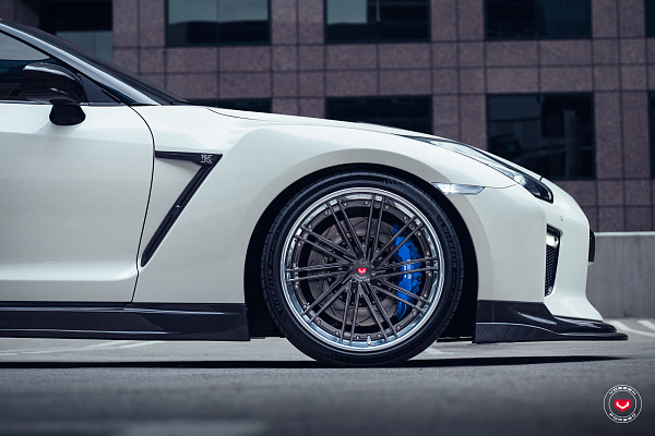Nissan GT-R